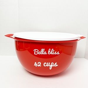New !!! Tupperware mega thatsa bowl